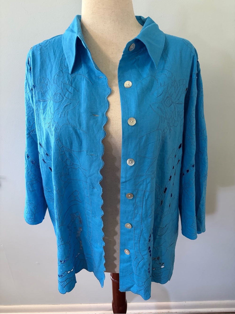 Susan Graver Linen Ramie Eyelet Floral Embroidered Scalloped Shirt